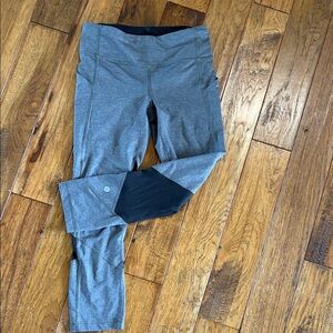 Woman’s Lululemon Size 4